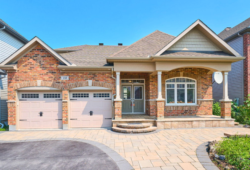 31 ASHGROVE CRESCENT