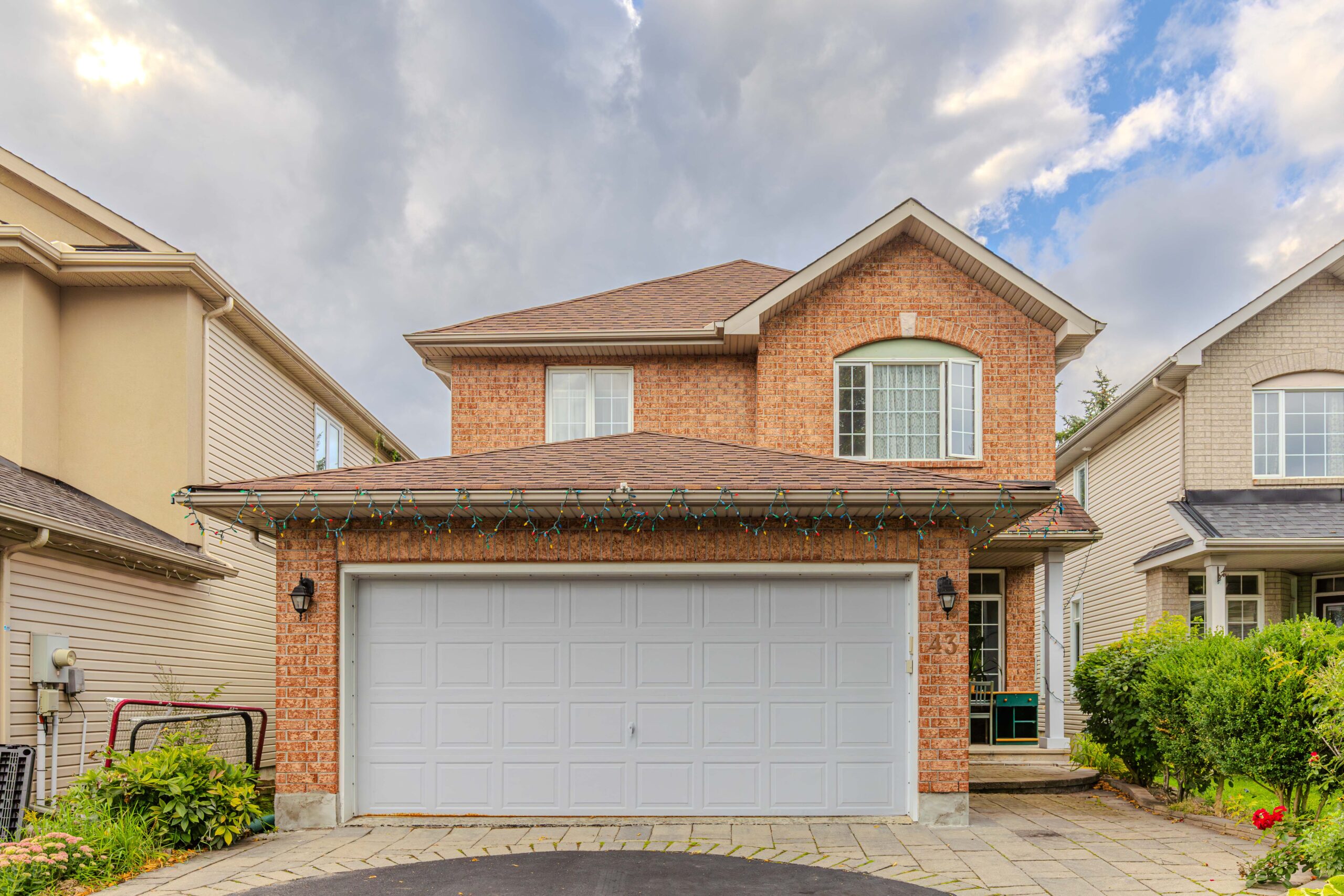31 ASHGROVE CRESCENT